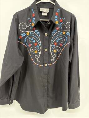 Stonebridge Women’s 2X Black Embroidered Western Shirt Concho Buttons Floral